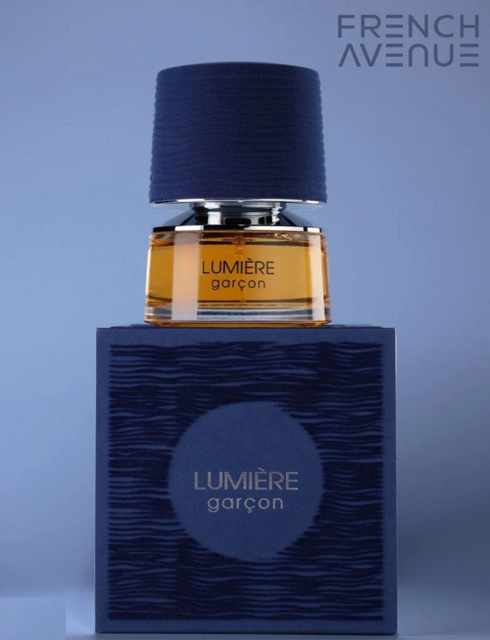 Lumière Garçon - Der Männliche Tanz des Lichts in der Tiefe des Blaus